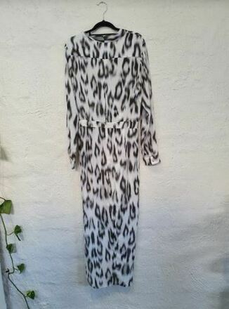 sheike leopard print dress